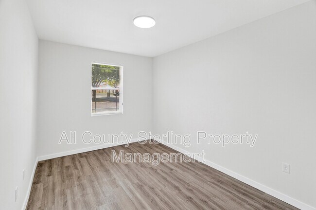 Building Photo - 1611 NW 29 Rd