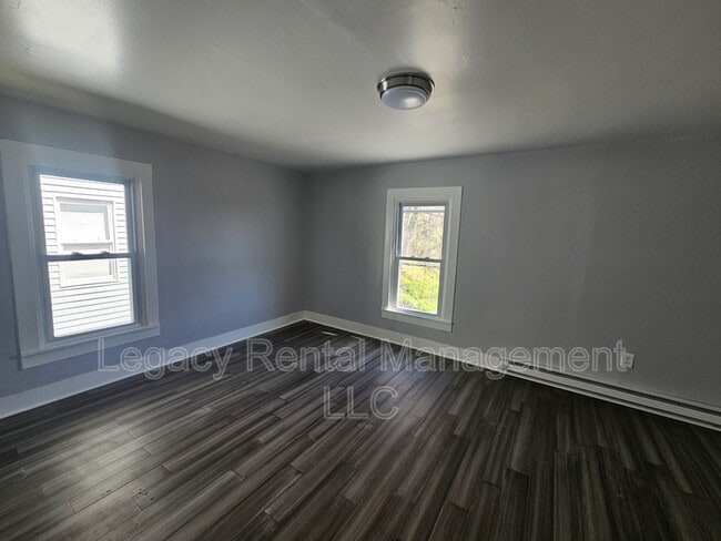 Building Photo - 303 Gardner St