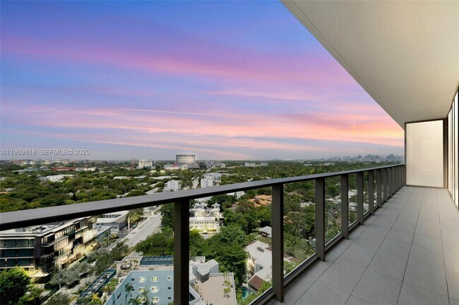 Building Photo - 2678 Tigertail Ave