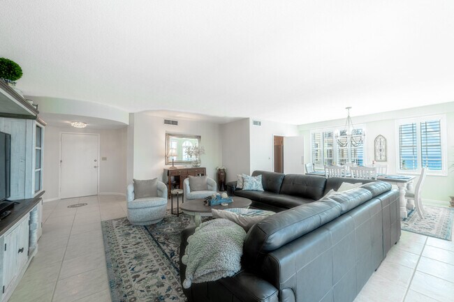 Building Photo - 3475 S Ocean Blvd