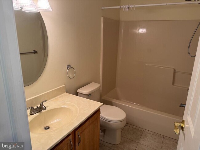 Building Photo - 40 Fawn Ct