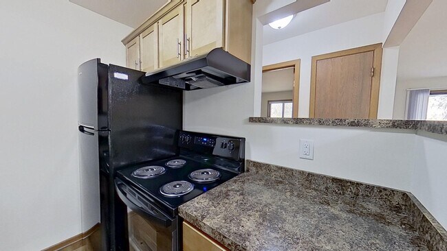 Building Photo - RENOVATED Lower 1 Bedroom 1 Bathroom Apartment Available