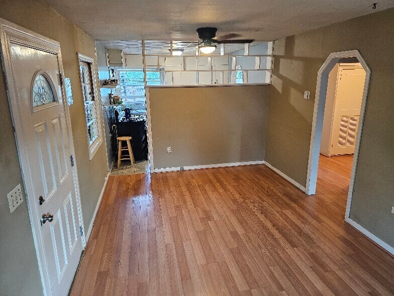 Building Photo - 3265 Hillview Ln