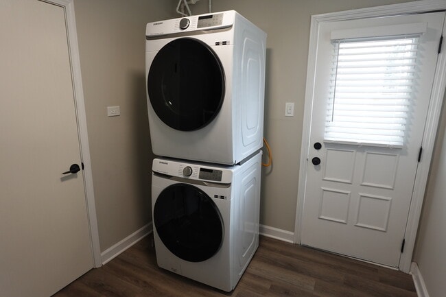 Building Photo - 3118 Martin Ave