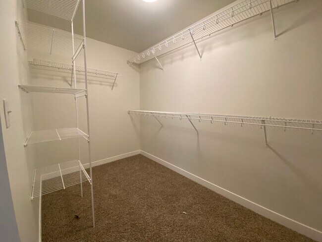 Building Photo - $2,575 | 1 Bedroom, 2 Bathroom Condo | Pet...