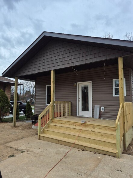 Building Photo - 4773 Bickford Ave