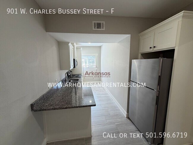 Building Photo - 901 W Charles Bussey Ave