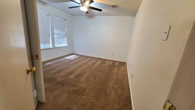 Building Photo - Spacious Four Bedroom