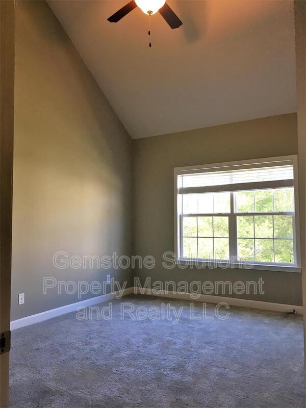 Building Photo - 3047 Newport Valley Cir