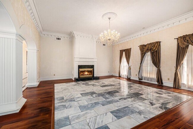 Building Photo - 7415 Naremore Dr