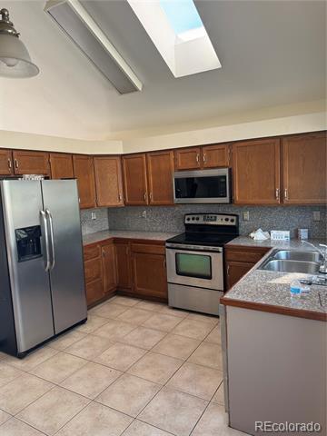 Building Photo - 6590 Sproul Ln