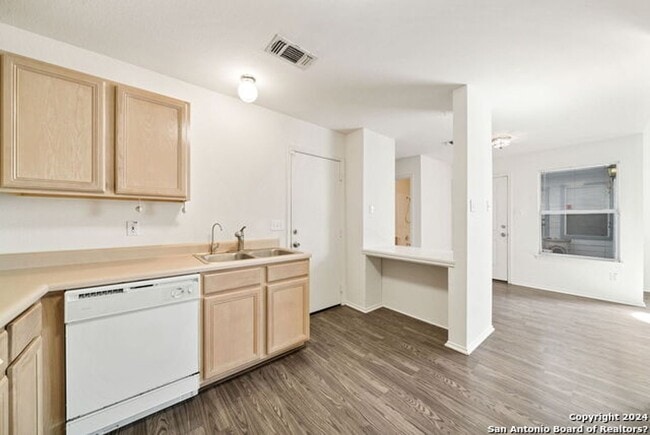 Building Photo - 6018 Norse