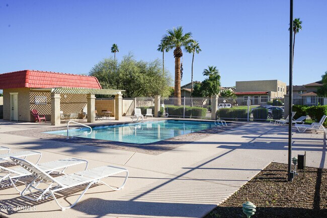 Building Photo - 1261 N 84th Pl