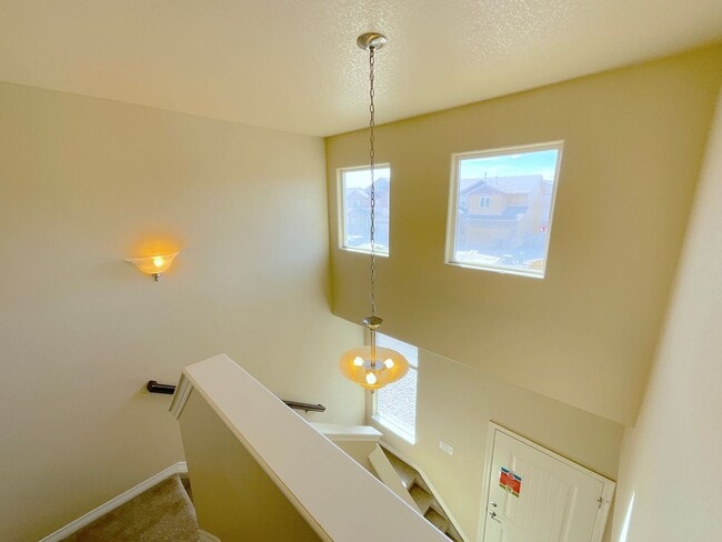 Building Photo - 3 Bedroom Home Available Near S Marksheffel Rd & Fontaine Blvd!