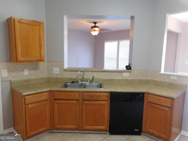 Building Photo - 566 Pond Lillies Rd SE