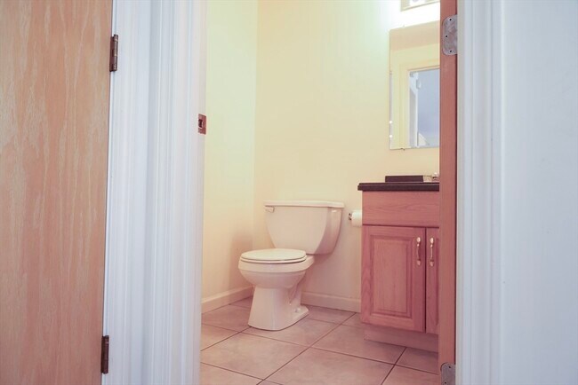 Building Photo - 145 Captain Eames Cir