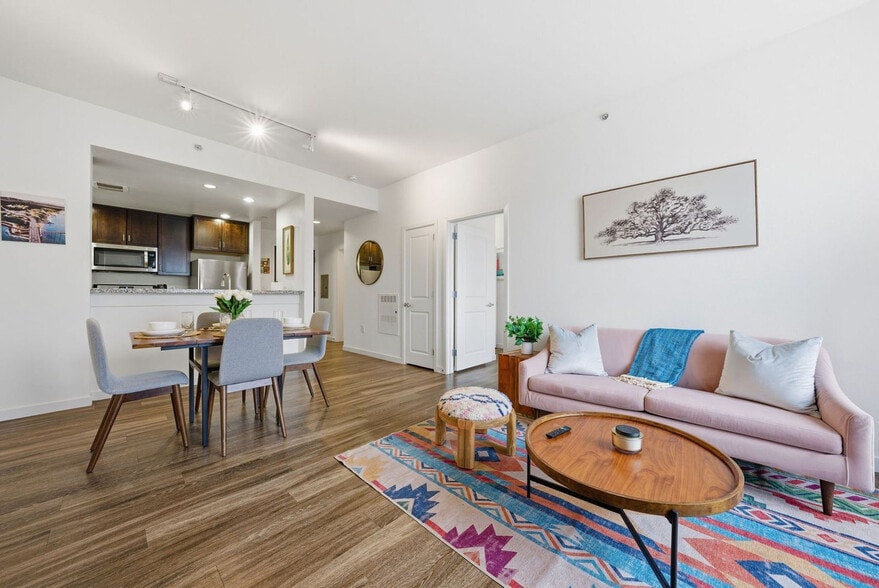 Building Photo - 1201 4th St