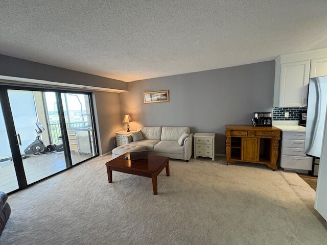 Building Photo - 5901 Mount Eagle Dr