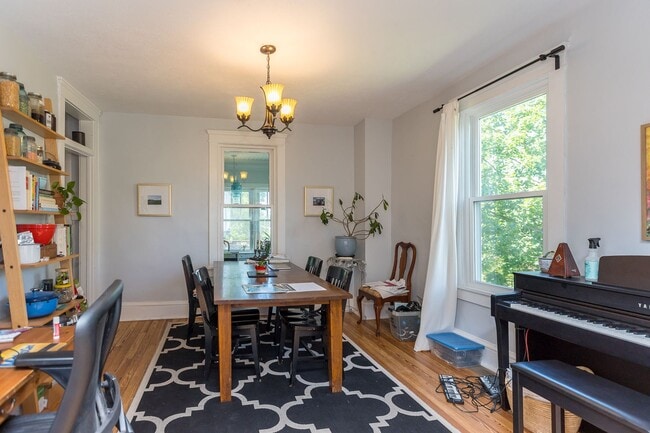 Building Photo - Single Family Home for Rent