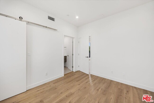 Building Photo - 11253 Hatteras St