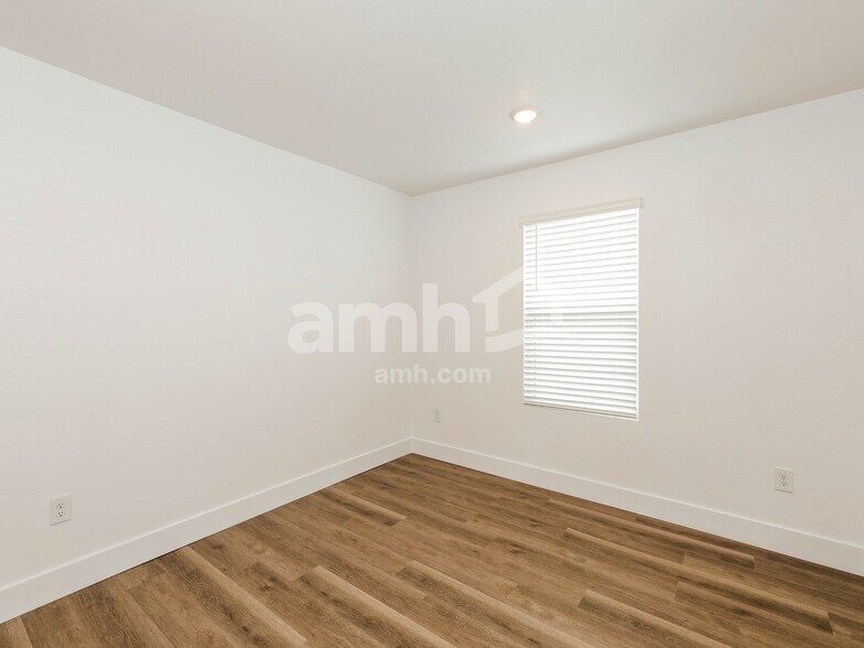 Building Photo - 9474 Aldersyde Dr