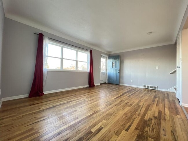 Building Photo - 2990 1/2 8th Street