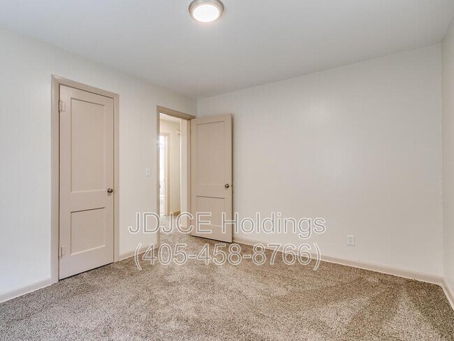 Building Photo - 901 Stansell Dr
