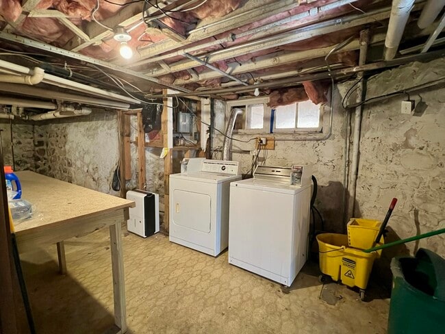 Building Photo - 216 E South St