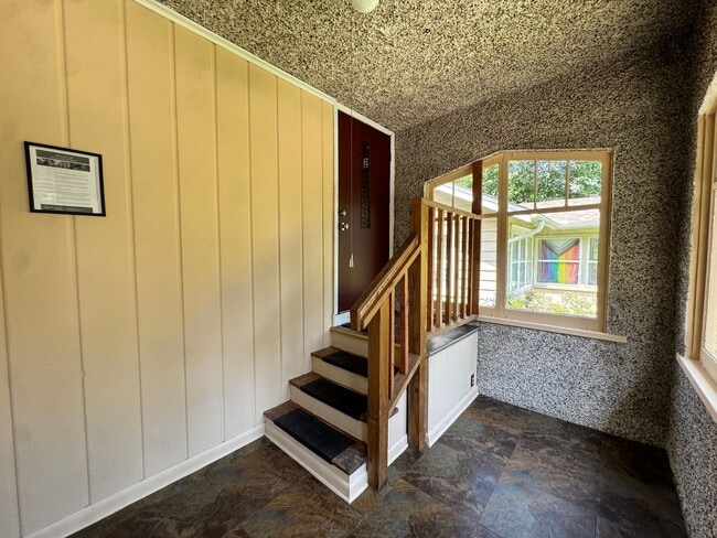 Building Photo - Adorable 1+ Bedroom in Nokomis Available Now!