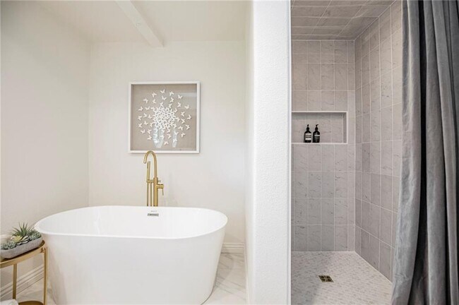 Building Photo - 1 Rader Ln