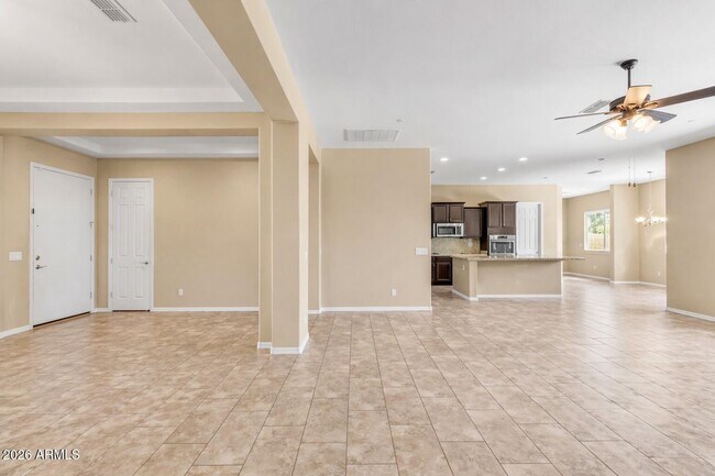Building Photo - 2827 E Muirfield St