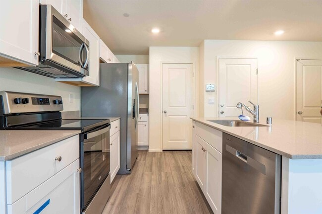 Building Photo - 3727 CELESTA VISTA Ave