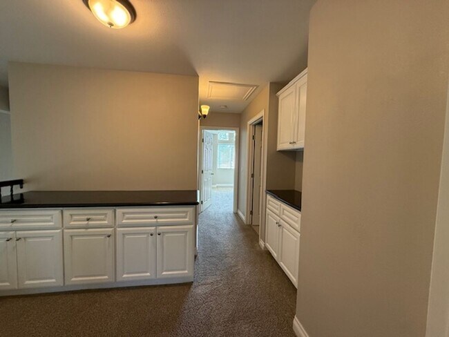 Building Photo - ***$2000 off second month rent*****White P...