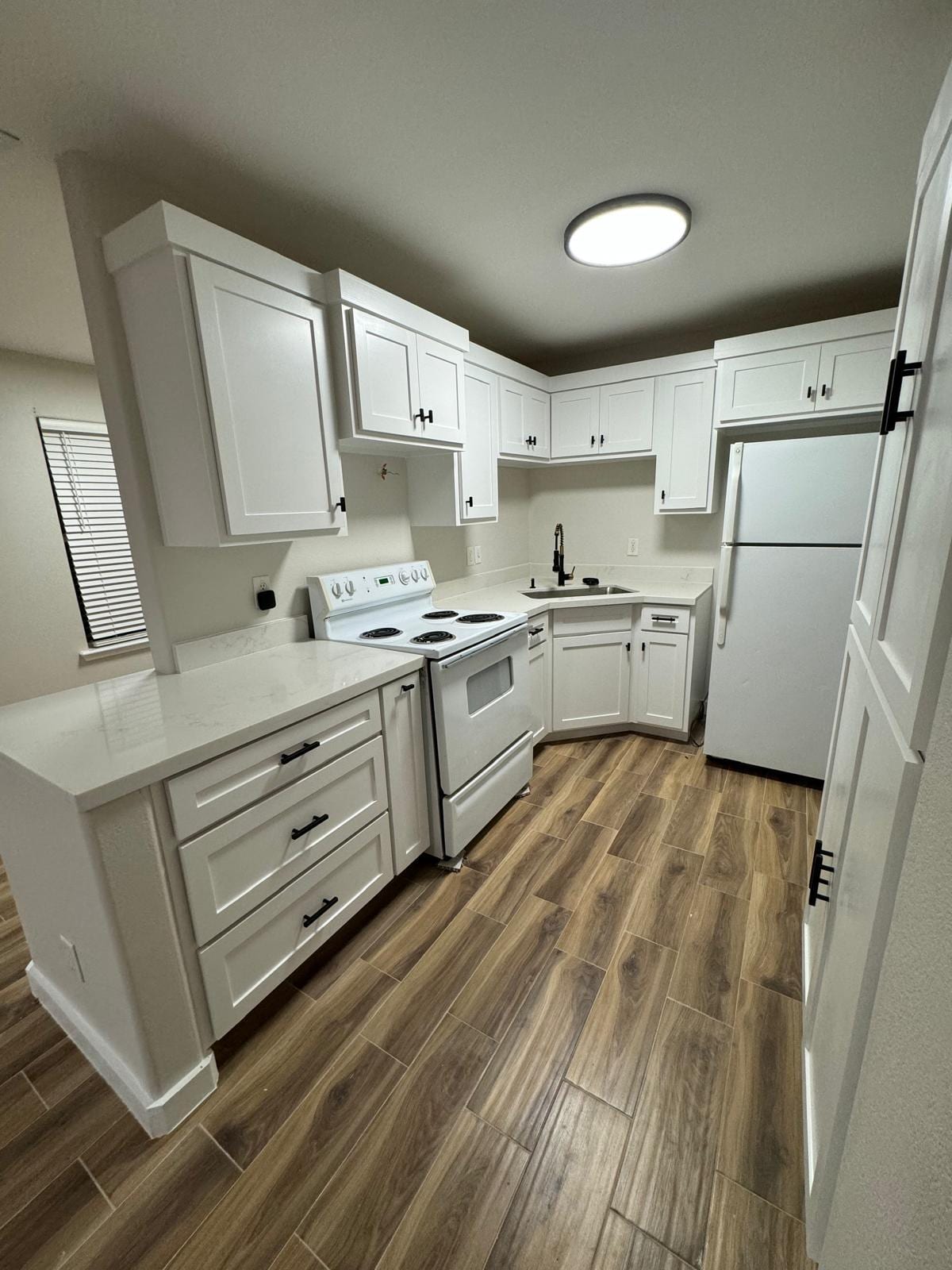 Building Photo - 721 Sonesta Dr