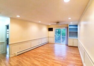Building Photo - 22 Kenmar Dr