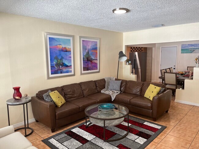 Building Photo - 575 NW 33rd St