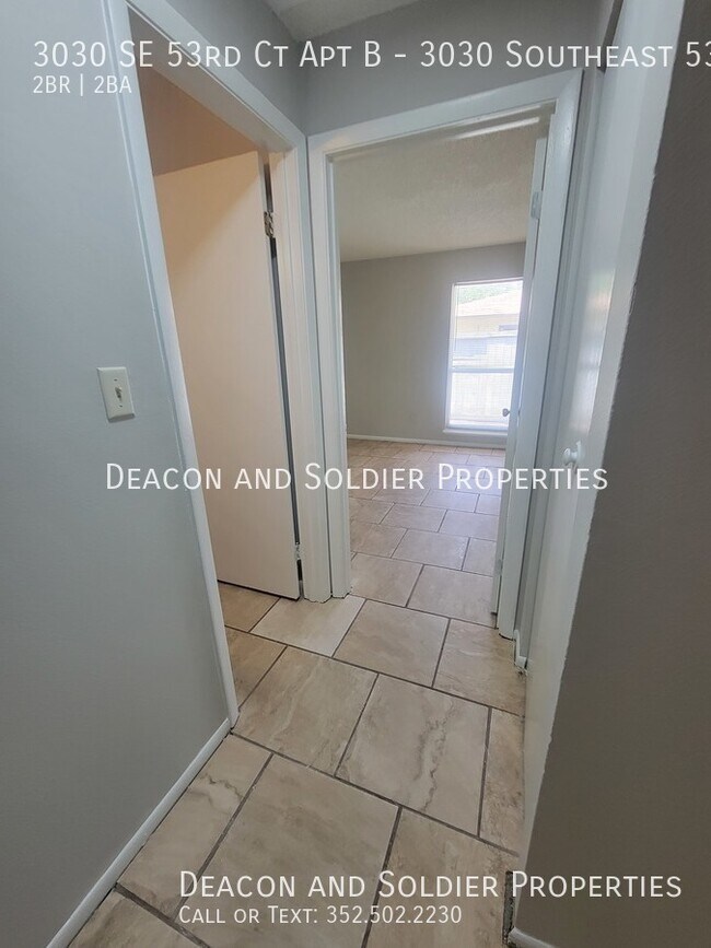 Building Photo - 3030 SE 53rd Ct