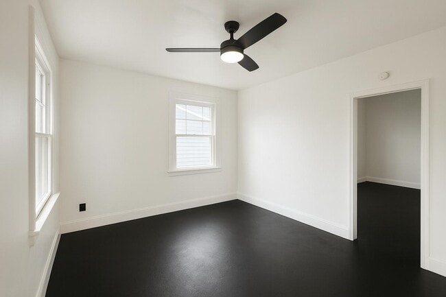 Building Photo - 126 Dawes Ave