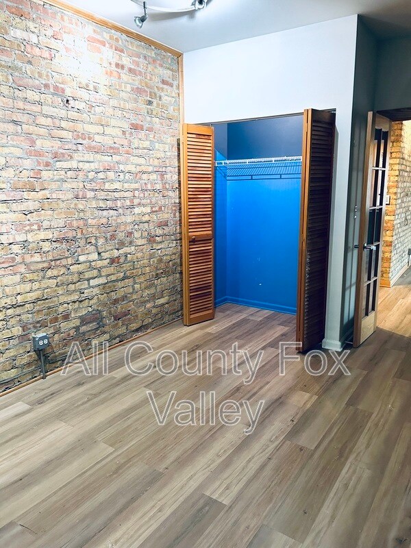 Building Photo - 7302 N Wolcott Ave