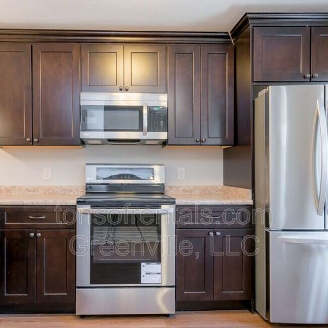 Building Photo - 111 Becky Don Dr