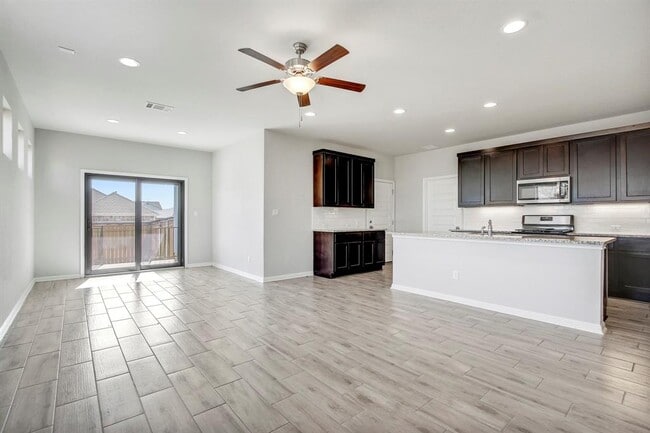 Building Photo - 1220 Oak Chase Wy