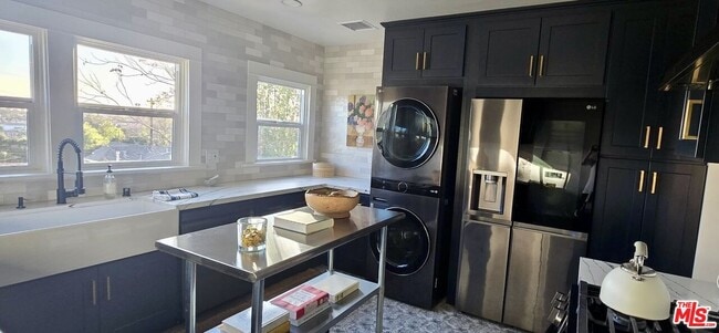 Building Photo - 1446 Calumet Ave