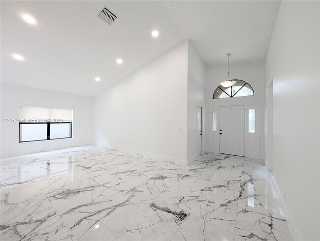 Building Photo - 10321 NW 17th Ct