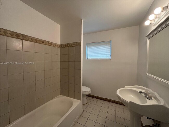 Building Photo - 3620 NW 35th Ave