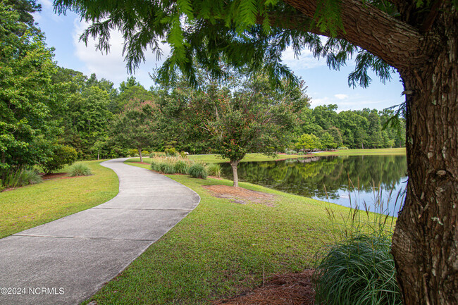 Building Photo - 3093 Lochgreen Cir