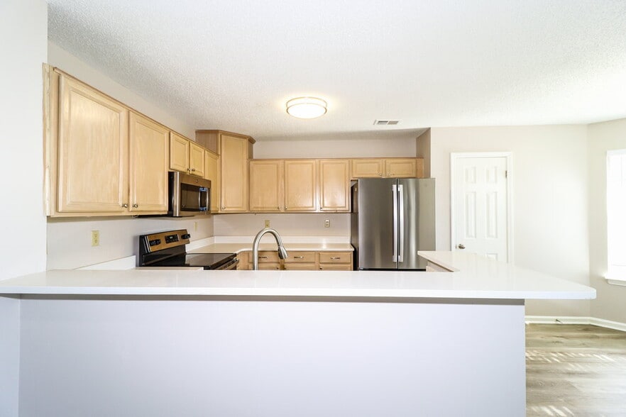 Building Photo - 7121 Showboat Ln