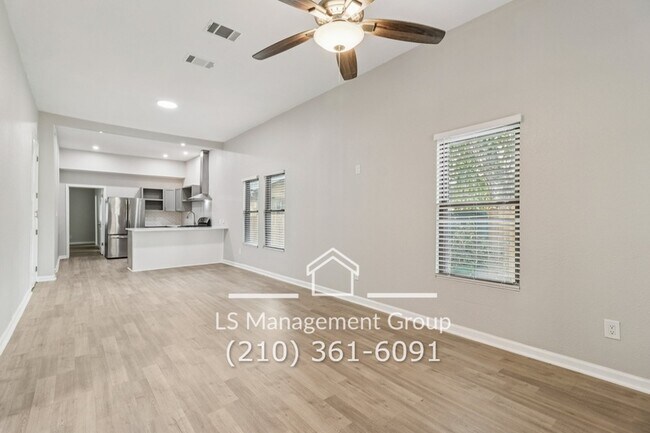 Building Photo - 622 Denver Blvd