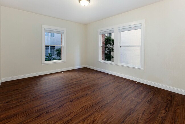 Interior Photo - 434 Leavenworth