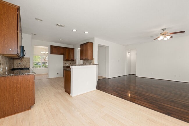 Building Photo - 21426 Venture Park Dr