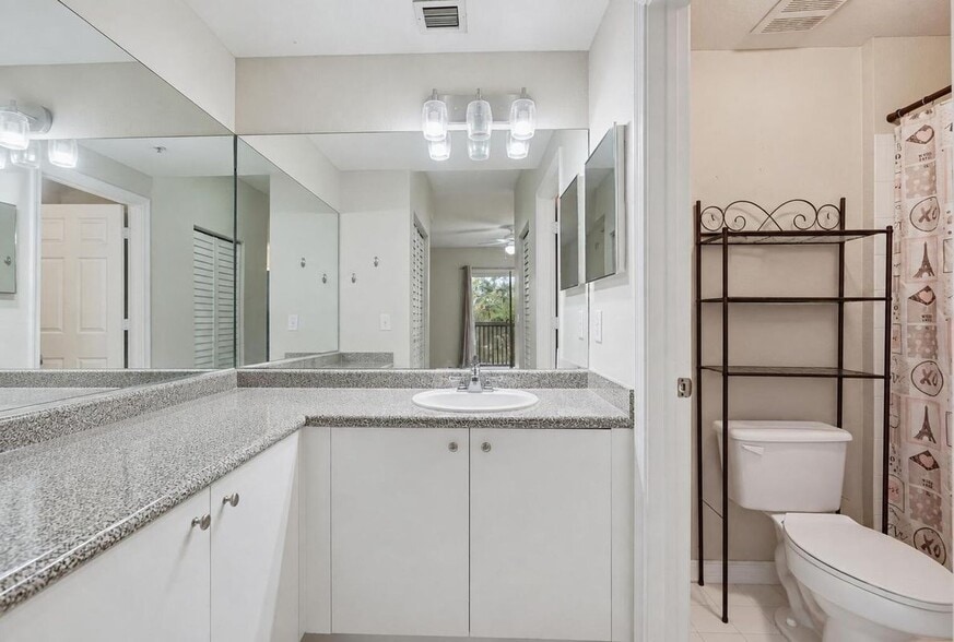 Building Photo - 350 Crestwood Cir